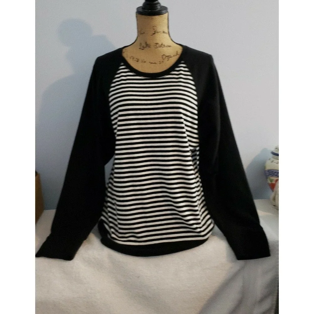 Cottombleu Womans ‎ Pullover Sweater Size Medium